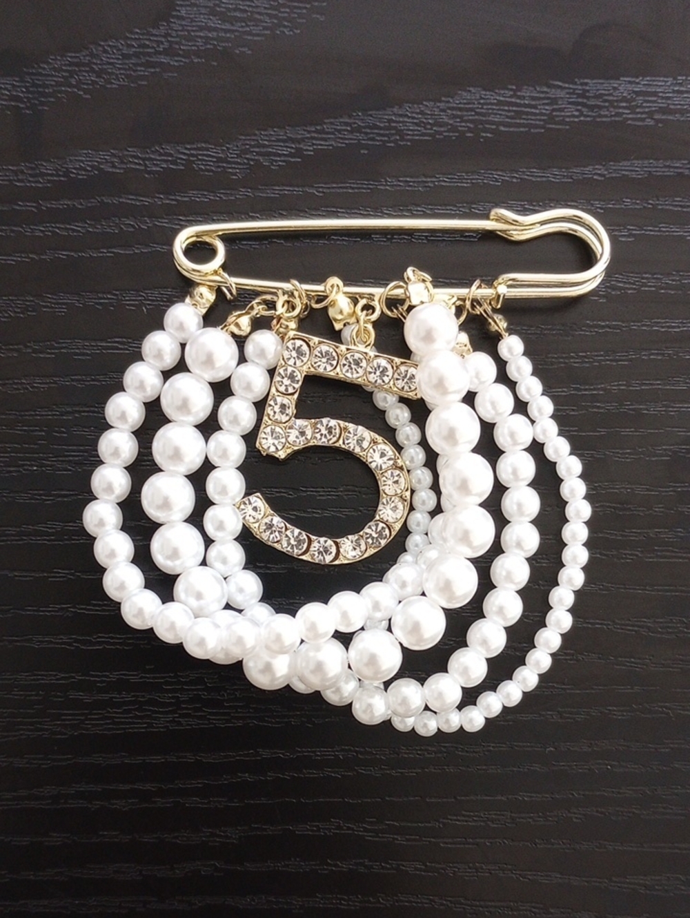 Golden White Faux Pearl '5' Brooch Pin Elegant Statement Safety Pin